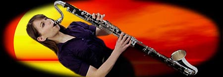 Clarinettiste femme à la clarinette basse